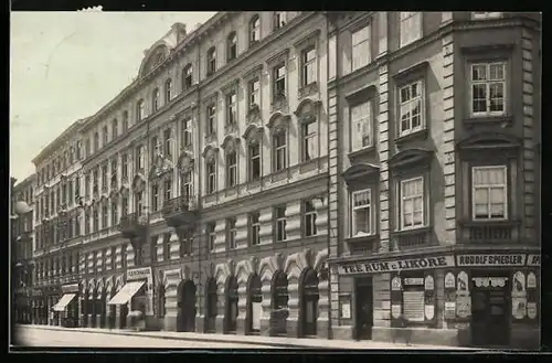 Foto-AK Wien, Spirituosenhandlung Rudolf Spiegler, Spengergasse 49 /Margaretenstr.