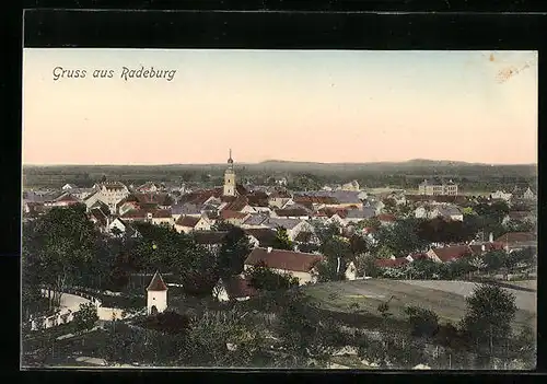 AK Radeburg, Generalansicht der Stadt, Blick zur Kirche
