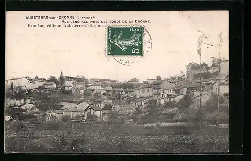 AK Aubeterre-sur-Dronne, Vue generale prise des Bords de la Dronne