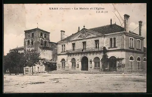 AK Vars, Charente, La Mairie et l`Eglise