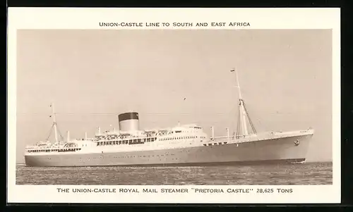 AK Passagierschiff und Postdampfer Pretoria Castle der Union-Castle Line auf hoher See