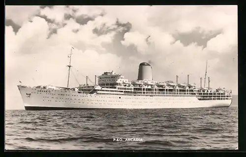 AK Passagierschiff P.&O. Arcadia auf hoher See