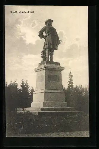AK Fehrbellin, vor dem Kurfürstendenkmal