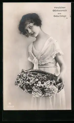 Foto-AK RPH Nr. 5731 /3: Mädchen gratuliert mit Blumen, Herzlichen Glückwunsch zum Geburtstag