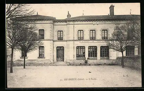 AK Heyrieux, L`Ecole