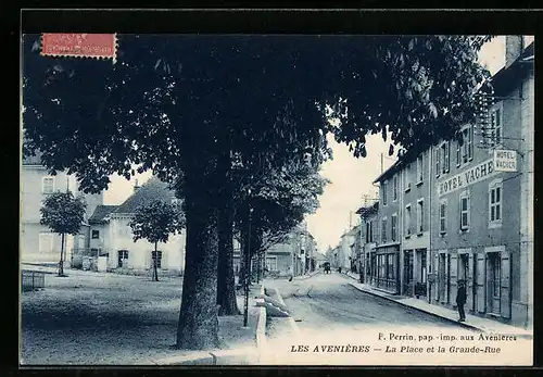 AK Les Avenières, La Place et la Grande-Rue