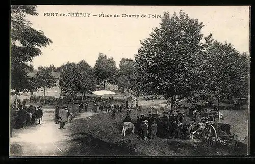 AK Pont-de-Chéruy, Place du Champ de Foire