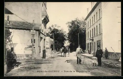 AK Pont-de-Chéruy, Rue de la Republique