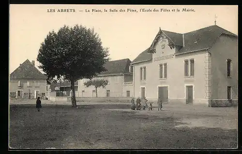 AK Les Abrets, La Place, la Salle des Fetes, l`Ecole des Filles et la Mairie