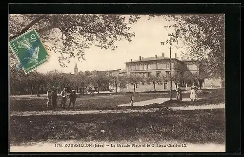 AK Roussillon, La Grande Place et le Château Charles IX