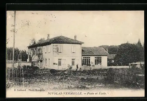 AK Nivolas-Vermelle, Poste et École