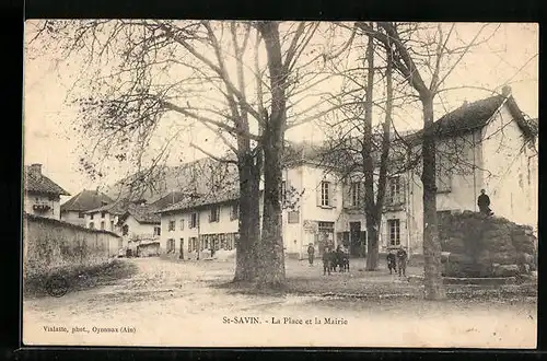 AK St-Savin, La Place et la Mairie