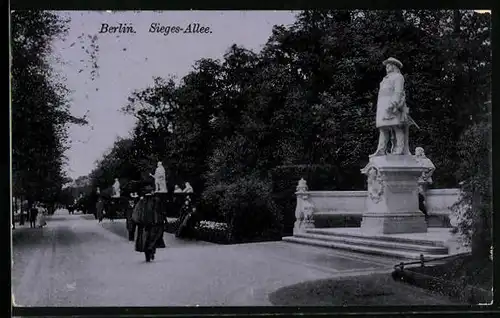 AK Berlin-Tiergarten, die Sieges-Allee mit Passanten