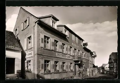AK Loffenau, Ansicht von Gasthaus-Pension u. Metzgerei z. Sonne