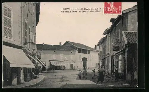 AK Neuville-les-Dames, Grande Rue et Hotel du Midi