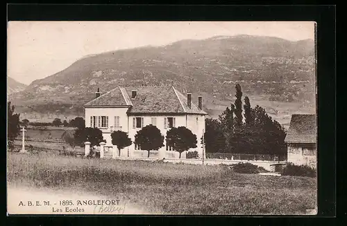 AK Anglefort, Les Ecoles