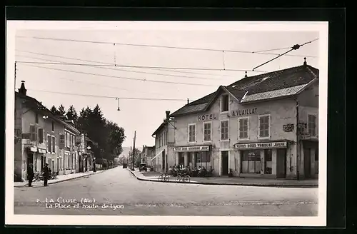 AK La Cluse, La Place et route de Lyon