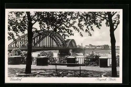 AK Düsseldorf, auf der Promenade an der Skagerrak-Brücke