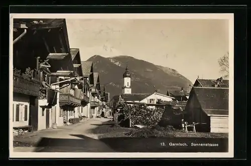 AK Garmisch, Sonnenstrasse zur Kirche hin