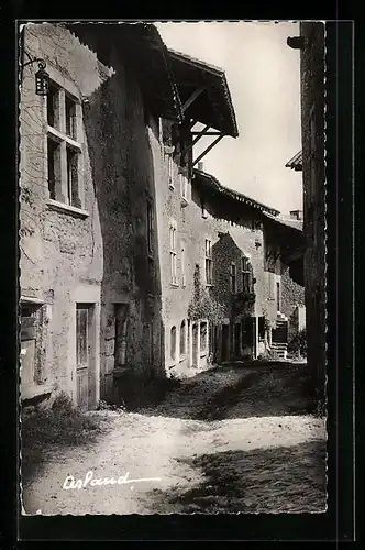 AK Pérouges, La rue des Rondes, coté Levant