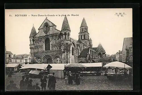 AK Poitiers, L`Eglise Notre-Dame-la-Grande et la place du Marché