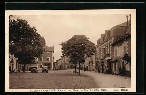 AK Saint-Jean-de-Sauves, Place du Marché (coté Sud)