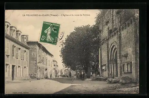 AK La Villedieu-du-Clain, L`Eglise et la route de Poitiers