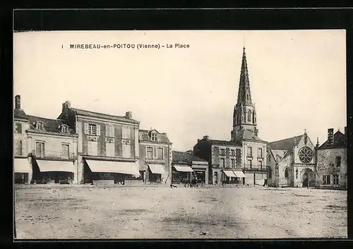 AK Mirebeau-en-Poitou, La Place