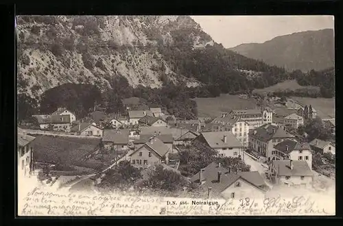 AK Noiraigue, Totale mit Gebirgswand