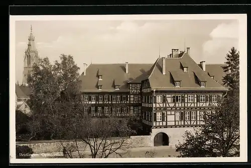 AK Reutlingen, Gymnasium und Kirche aus der Vogelschau