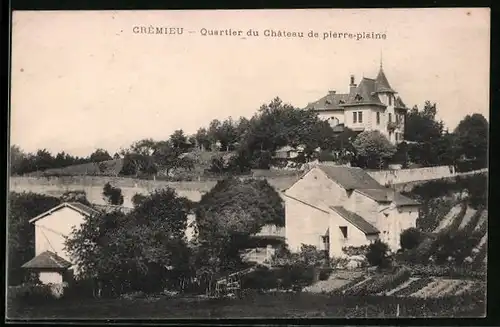 AK Crémieu, Quartier du Château de pierre-plaine