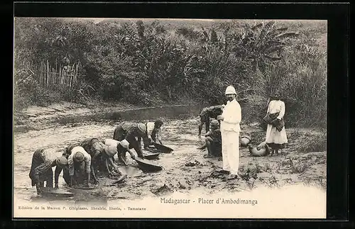 AK Madagascar, Placer d`Ambodimanga, Goldwäscher am Fluss