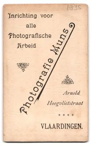 Fotografie Muns, Vlaardingen, junger niederländischer Knabe im Matrosenanzug