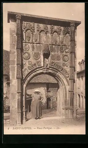 AK Saint-Sauves, Vieux Portique