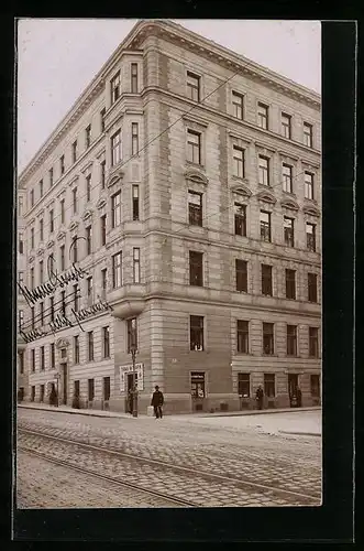 Foto-AK Wien, Schuhmacher Johann Fähnrich, Theresianumgasse 5