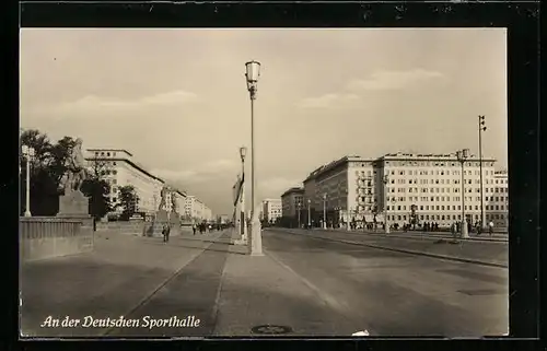 AK Berlin-Friedrichshain, An der Deutschen Sporthalle, Stalinallee