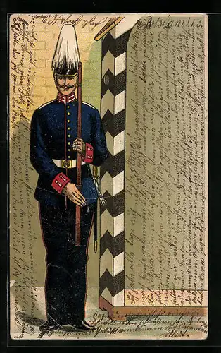 AK Soldat in Uniform mit Gewehr am Wachhäuschen