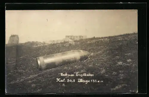 Foto-AK Zahmer Engländer, Munition Kal. 30,5 cm