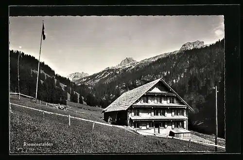 AK Riemenstalden ob Sisikon, Berghaus St. Bernhard, Alp Kirchrüti