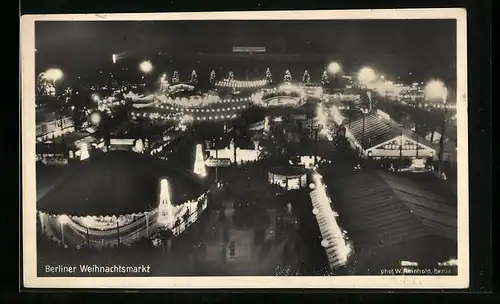 AK Berlin, Weihnachtsmarkt im Lustgarten aus der Vogelschau