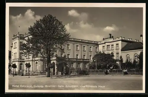 AK Coburg, Strassenpartie am Hotel Excelsior