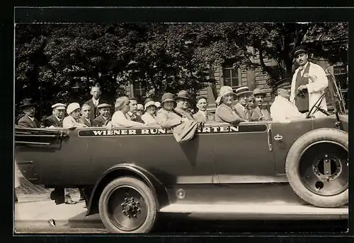 Foto-AK Wien, Autobus der Wiener Rundfahrten