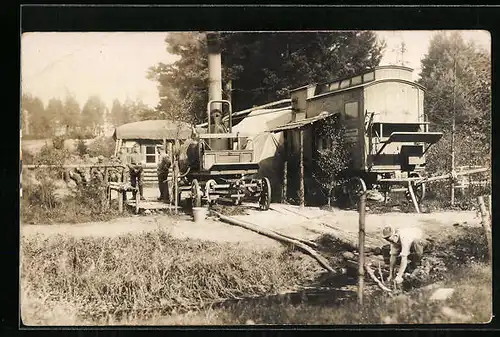 Foto-AK Soldaten an einem Badewagen, Lokomobil