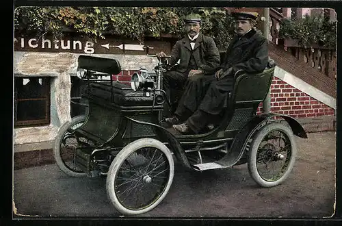 AK Zwei Herren in einem Automobil