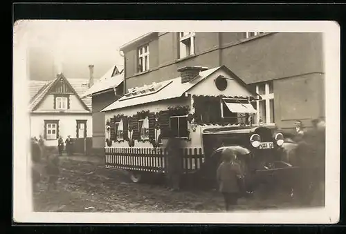 AK Autobus mit Hausaufbau