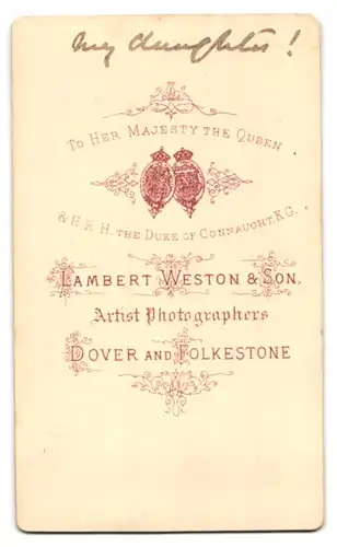 Fotografie Lambert Weston & Son, Dover, niedliches Mädchen im Kleid mit Lockigen Haaren