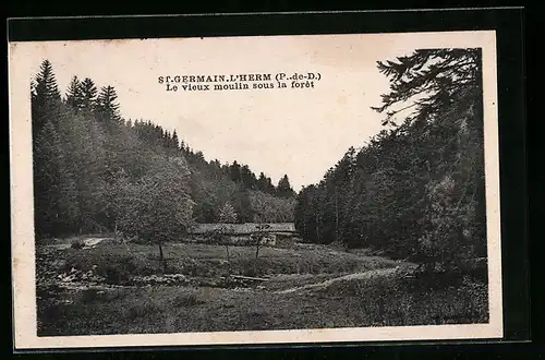 AK St-Germain-l`Herm, Le vieux moulin sous la foret