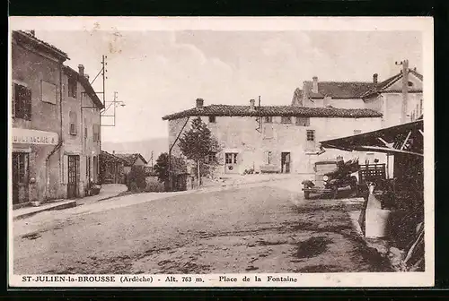 AK St-Juline-la-Brousse, Place de la Fontaine
