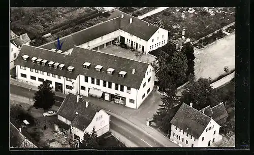 AK Offenau /Neckar, Hotel Linde mit Strasse vom Flugzeug aus