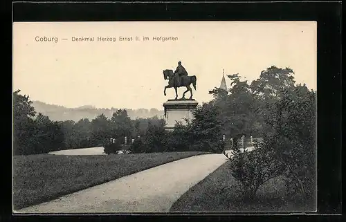 AK Coburg, Parkpartie am Denkmal Herzog Ernst II.